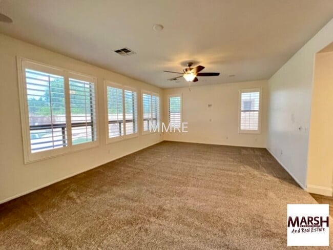 Building Photo - Beautiful 4 bedroom home with private pool...