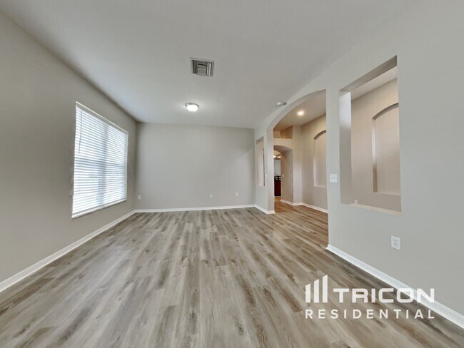Building Photo - 4330 Marchmont Blvd