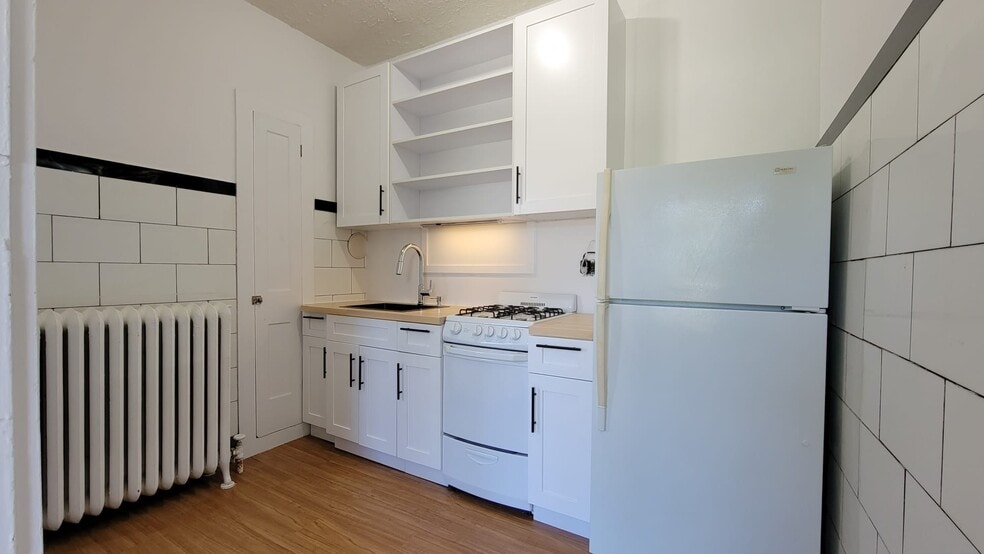 Building Photo - 5 Bluff Ave