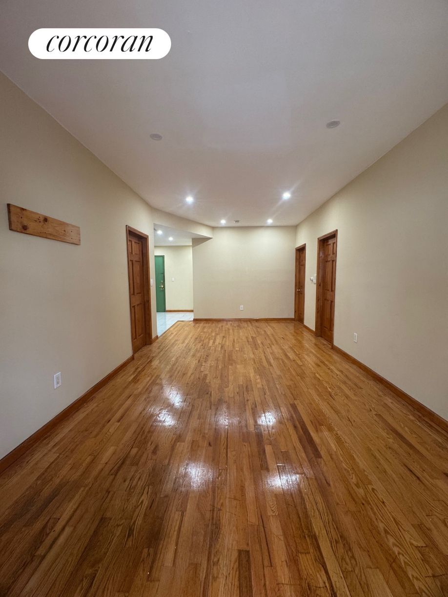 Building Photo - 501 Midwood St