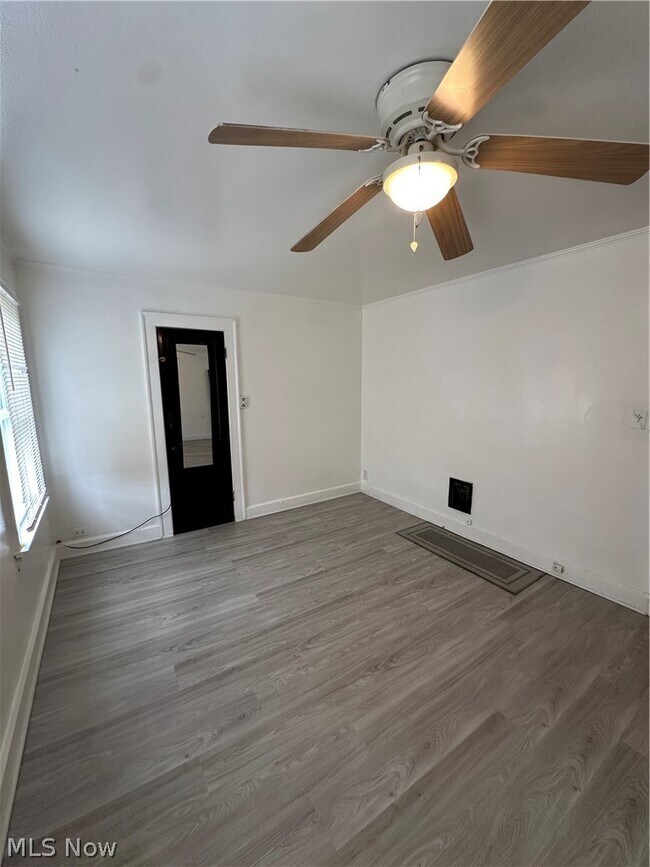 Building Photo - 1286 E 152nd St