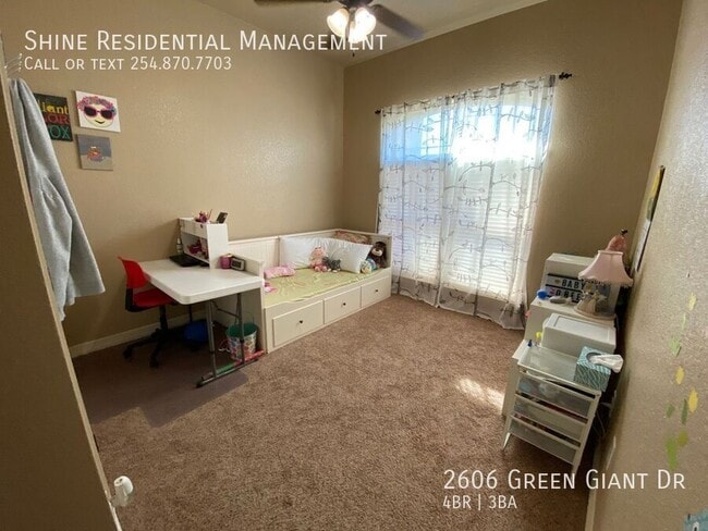 Building Photo - 2606 Green Giant Dr