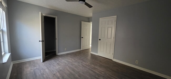 Building Photo - 2323 Ilolo St