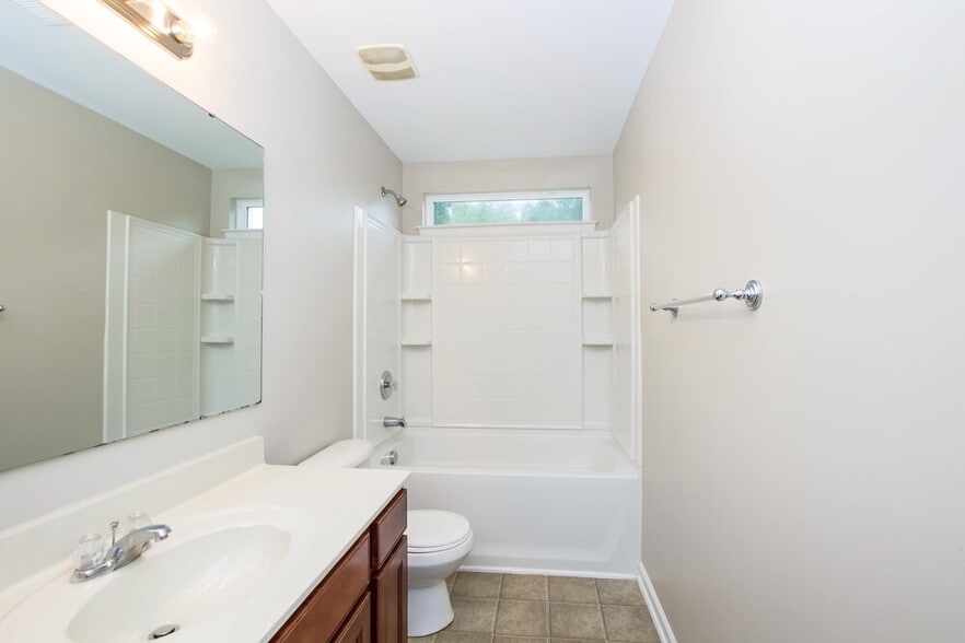 Building Photo - 3906 Herkimer Dr