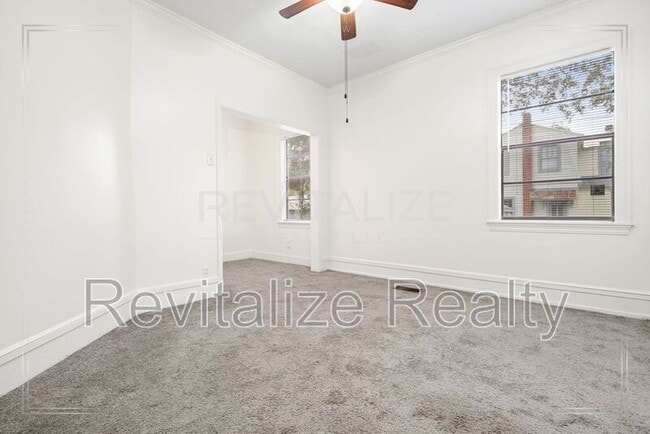 Building Photo - 202 1st St
