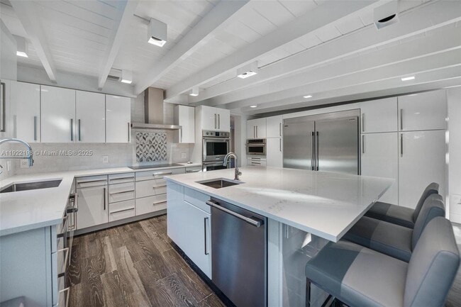 Building Photo - 10618 NE 11th Ct