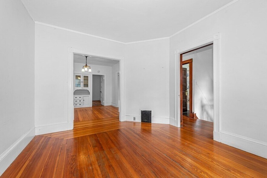 Building Photo - 59 Hawthorne St