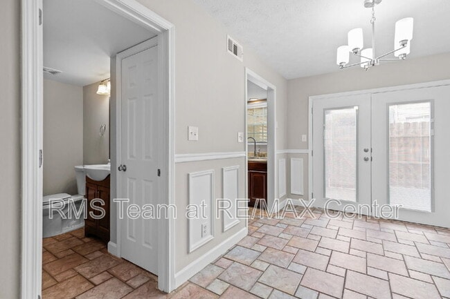 Building Photo - 416 Northdale Ct