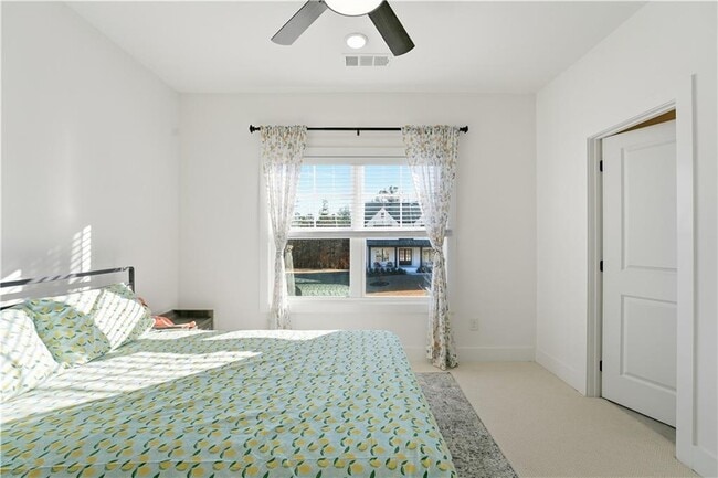 Building Photo - 415 Oakleigh Ave