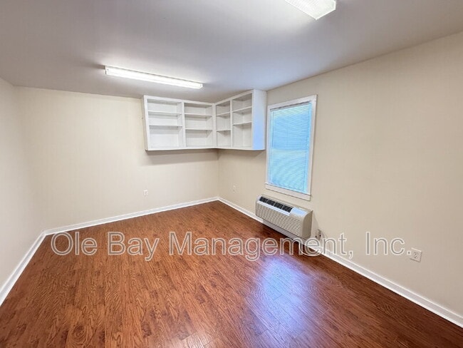 Building Photo - 4650 Rosewood Dr