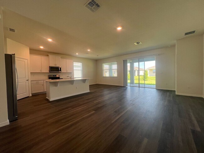 Building Photo - BEAUTIFUL New Build!! 4 bed/2bath House in...