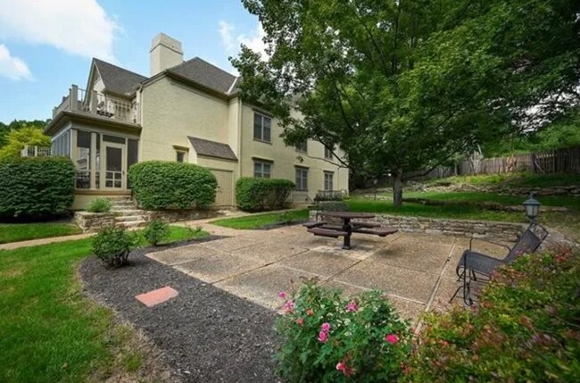 Building Photo - 3952 Shawnee Mission Pky