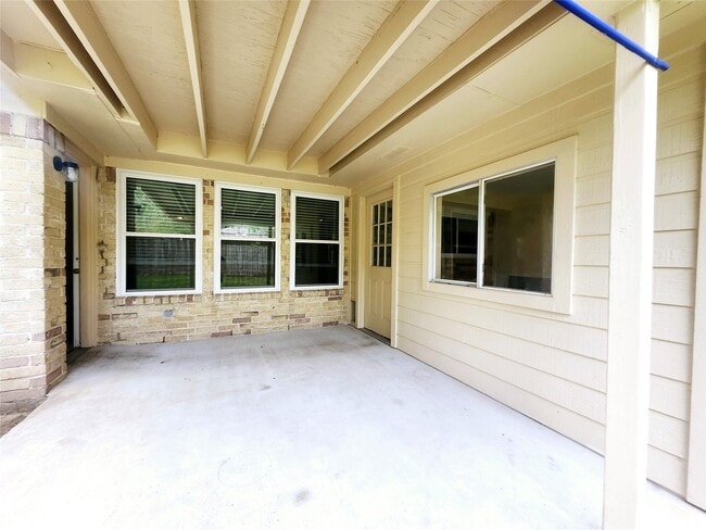 Building Photo - 322 Windward