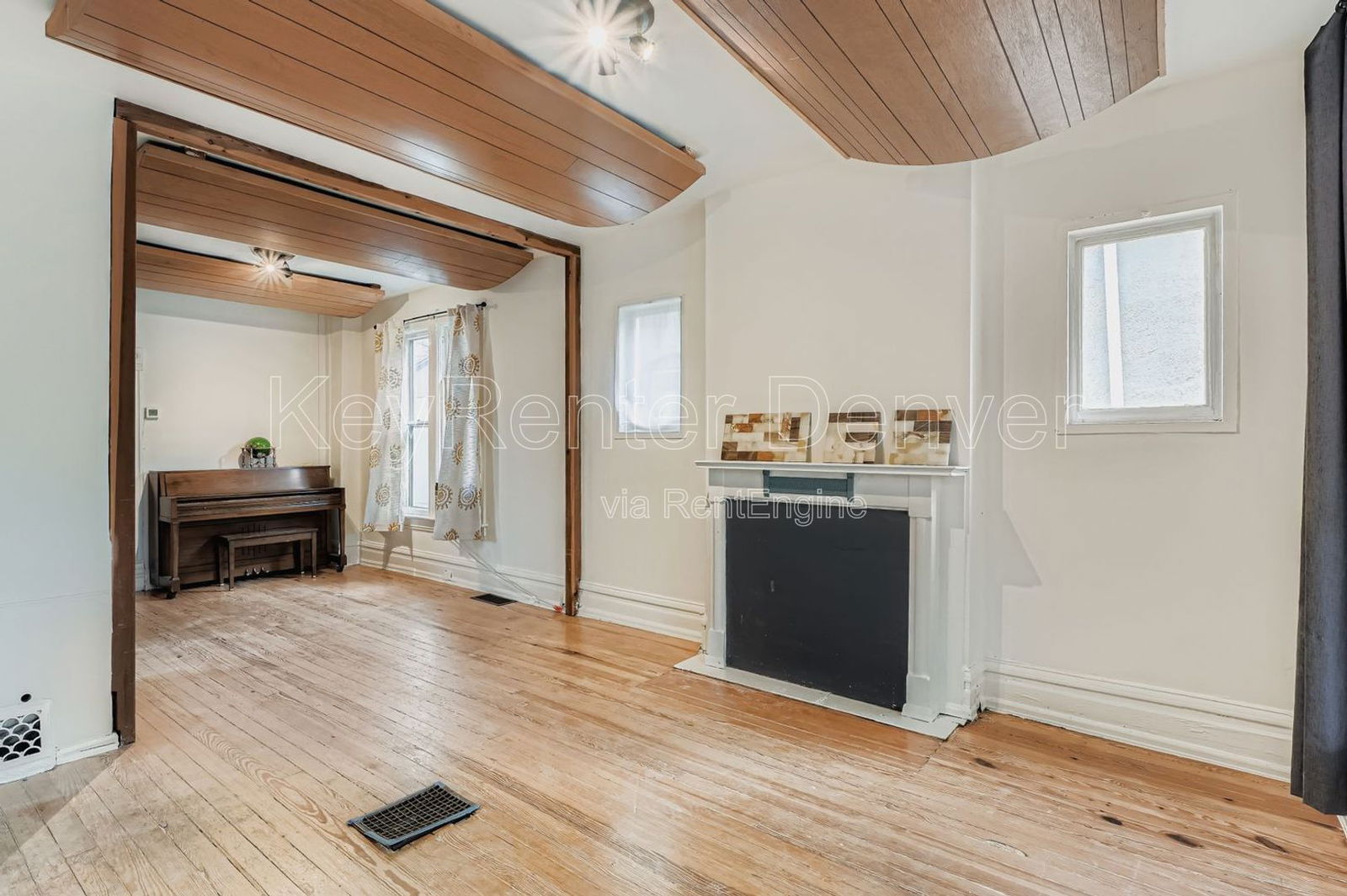 Building Photo - 3340 Wyandot St