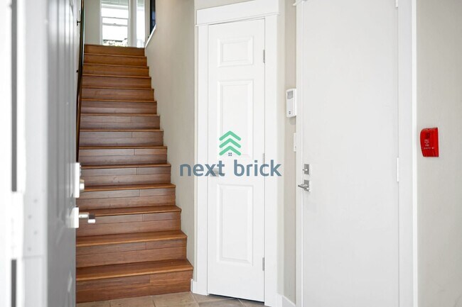 Building Photo - "Charming 2-Bed, 2.5-Bath Retreat in Bothell - Spacious 1157 Sq Ft Haven!"