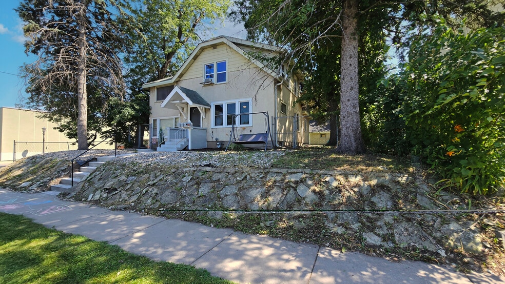Building Photo - 1462 Carroll Ave