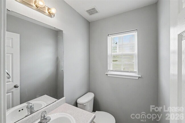 Building Photo - 10521 Barvas St