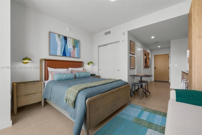 Building Photo - 11 NE 6th St