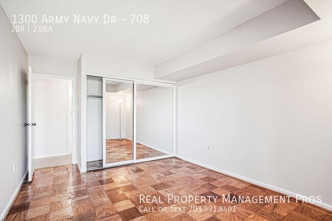 Building Photo - 1300 Army Navy Dr