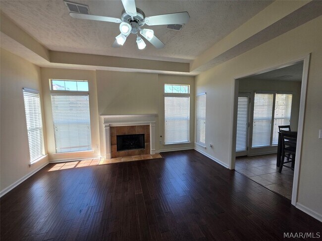 Building Photo - 9400 Bristlecone Dr