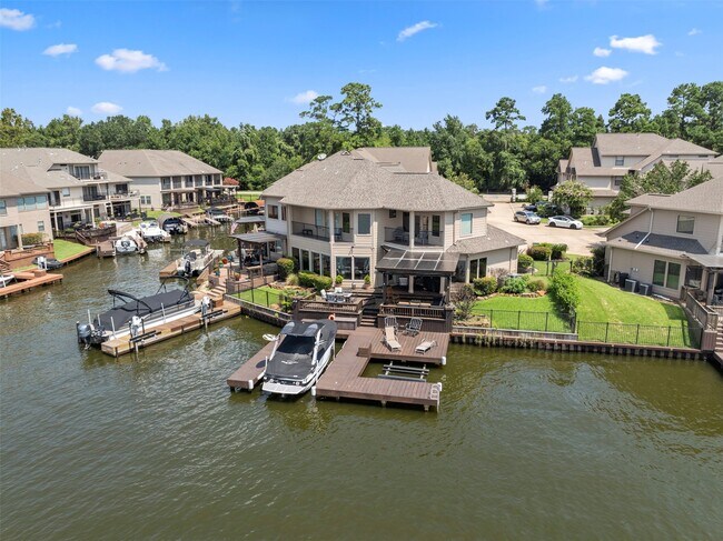 Building Photo - 331 Old Aqua Landing E