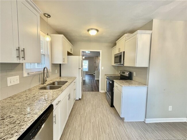 Building Photo - 820 Anarine Rd