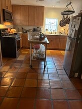 Building Photo - 1522 Edith Blvd NE