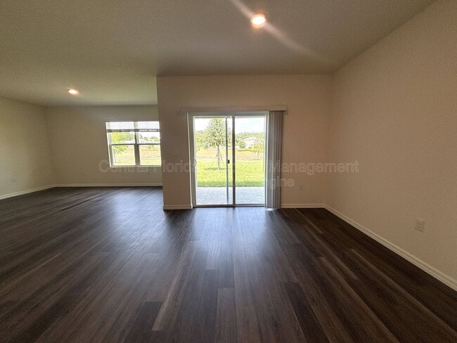 Building Photo - 5513 Hayloft Dr