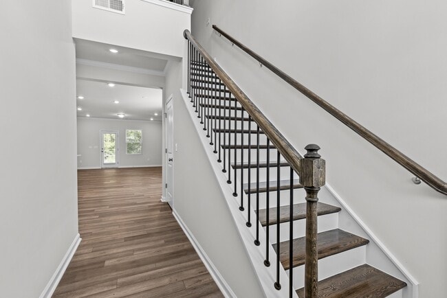 Building Photo - 1105 Red Wing Dr