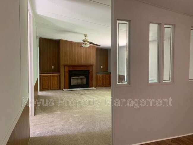 Building Photo - 221 Oakleigh Dr