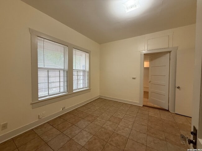 Building Photo - 901 Ripley Ave