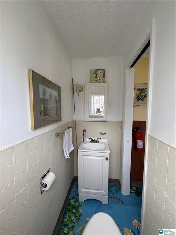 Building Photo - 2248 Birch St