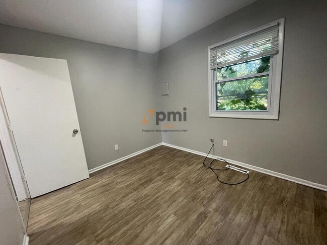 Building Photo - 5333 Aspen Ave
