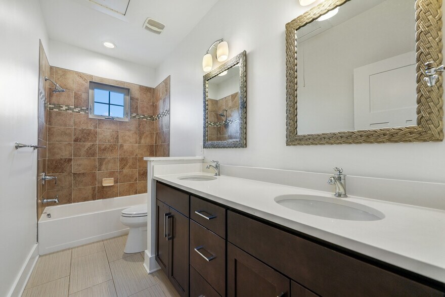 Full Bathroom 2 - 1711 Ridley Blvd