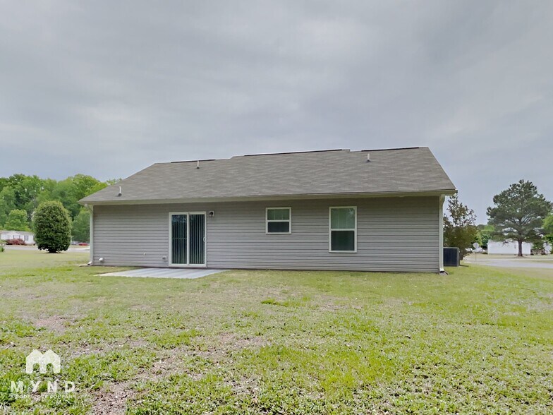 Building Photo - 195 Hunter Landing Dr
