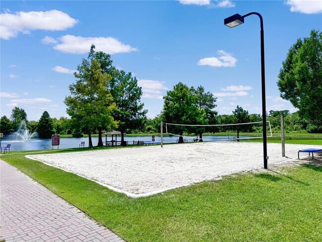 Building Photo - 4562 Yellowgold Rd E