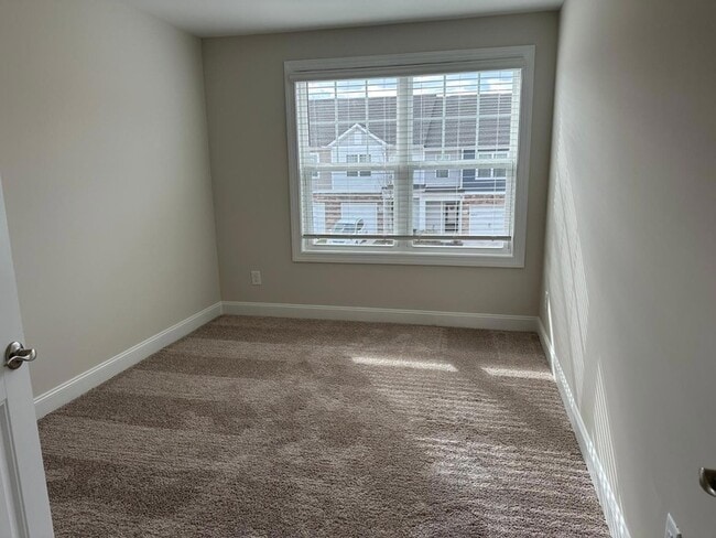 Building Photo - 6905 Thalweg Dr