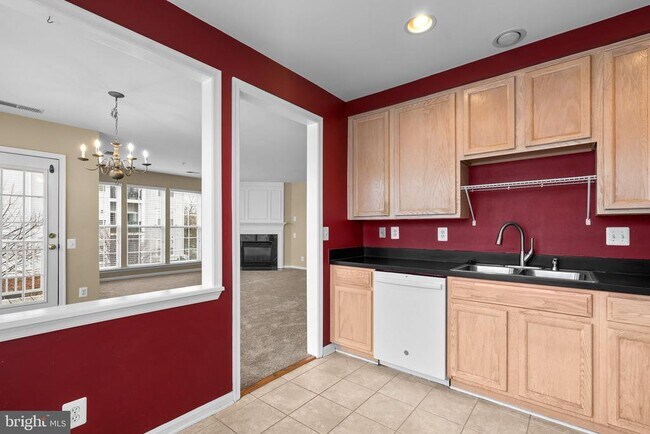 Building Photo - 204 Fallsgrove Blvd