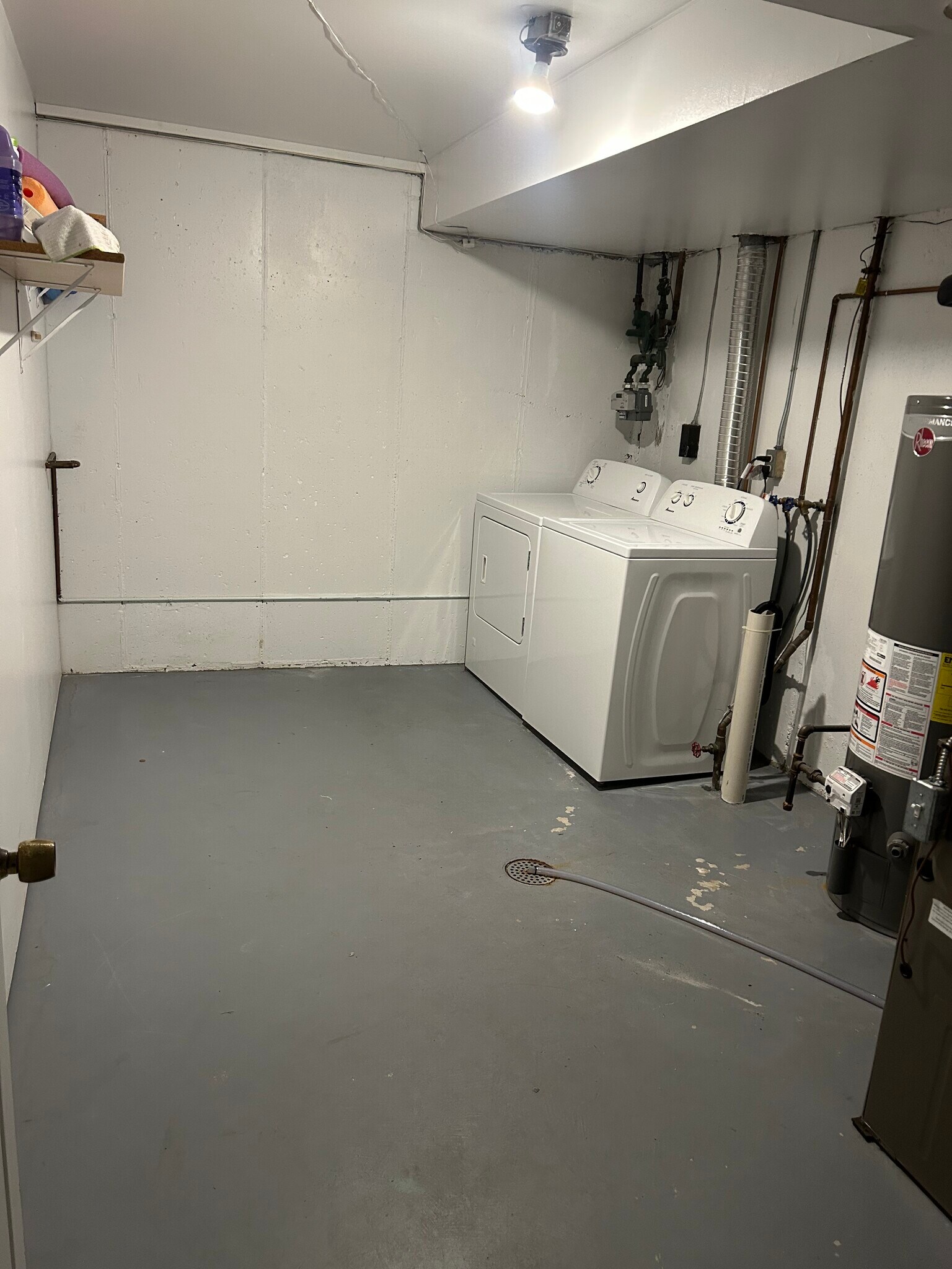 Storage / Washer & Dryer - 5851 Prince George Ct