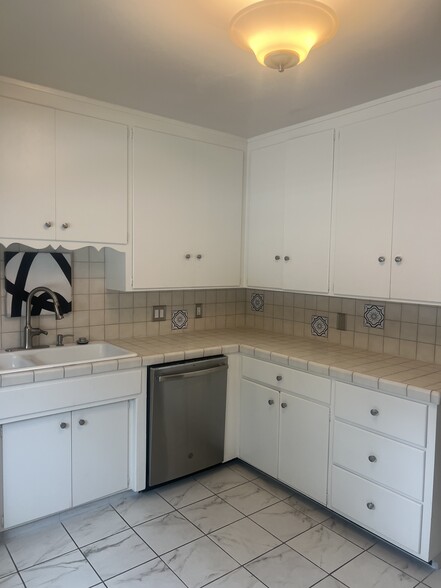 Kitchen - 2030 State St