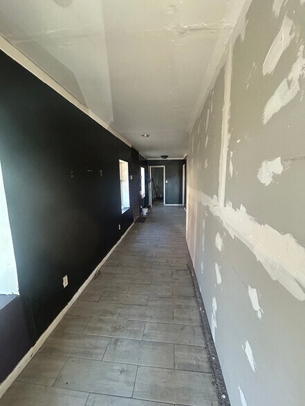 Building Photo - 3819 Kossuth Ave