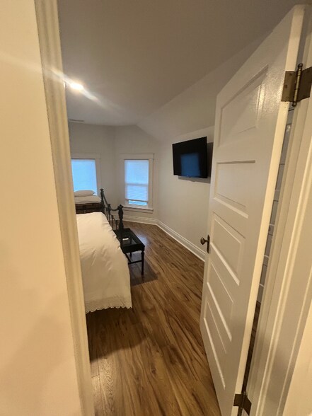 Building Photo - 1726 E 13th Ave