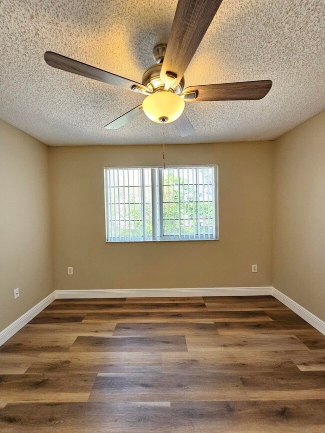 Building Photo - 4191 N Haverhill Rd