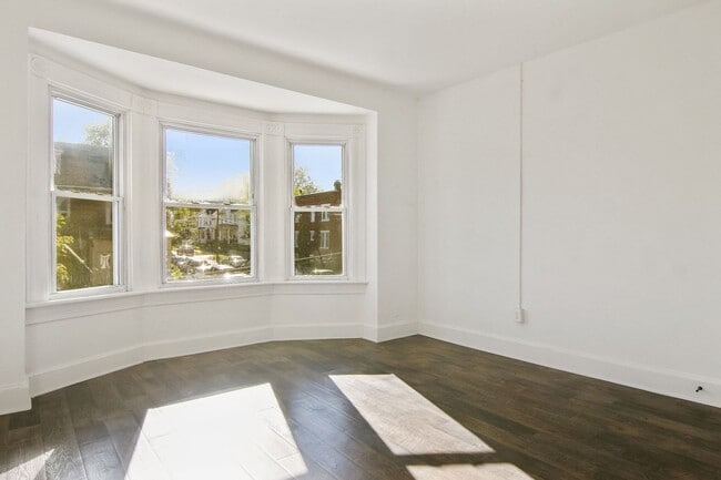 Building Photo - Coming Soon! Inviting 3 Bedroom, 1.5 Bathr...