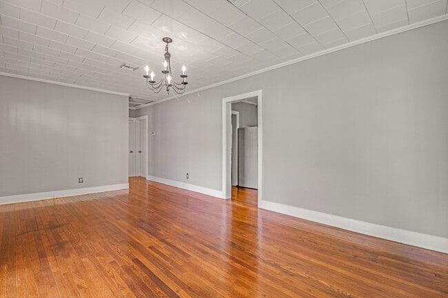 Building Photo - Super cute 2 bed, 1 bath home in Lafayette!
