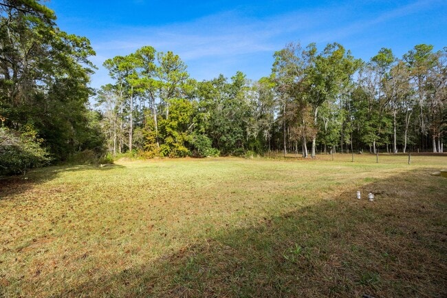 Building Photo - Newly Renovated 3 Bedroom Home on 1 Acre – No HOA!