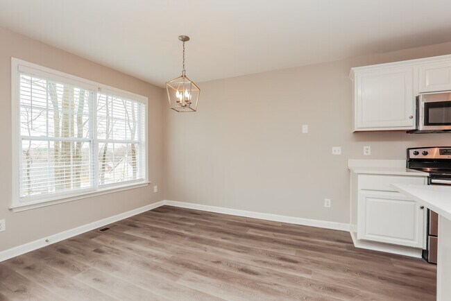 Building Photo - 8011 Tiger Ct