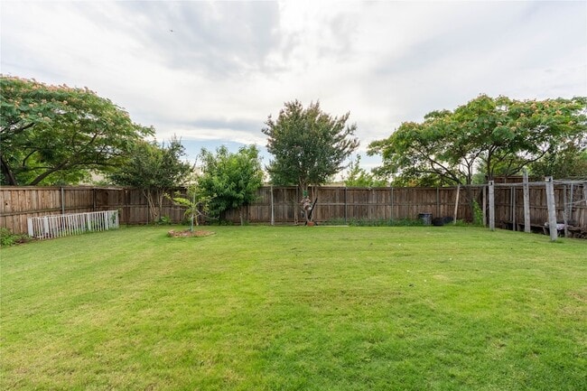 Building Photo - 2324 Crestridge Dr