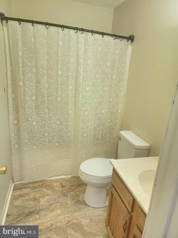 Building Photo - 130 W 13th St