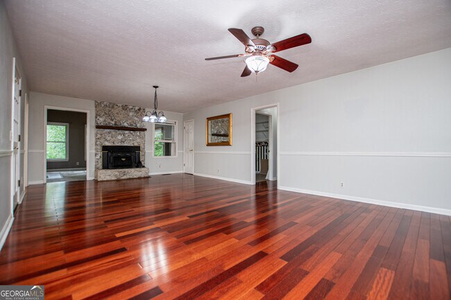 Building Photo - 1499 Stonington Ct